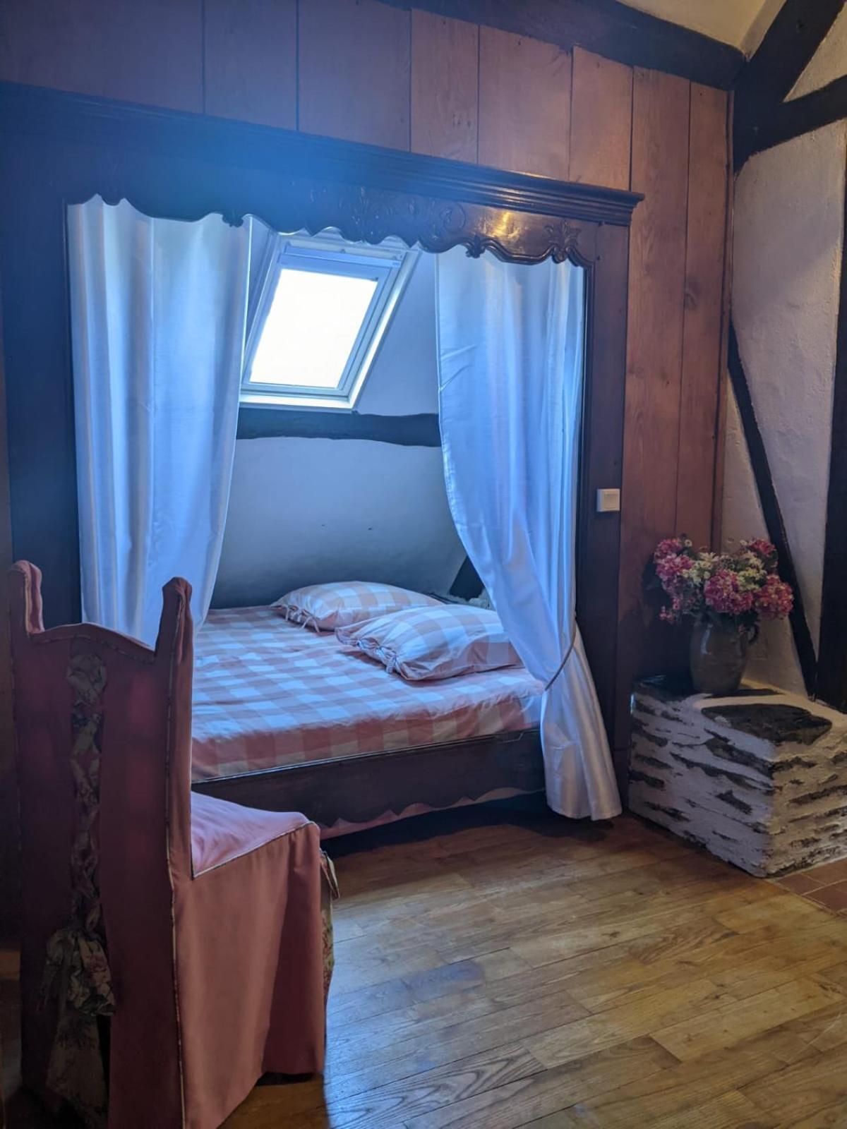 Chambre D'Hotes Saint Jacob Relais De Chasse Du XVIII Siecle Les Fougerets Exterior photo