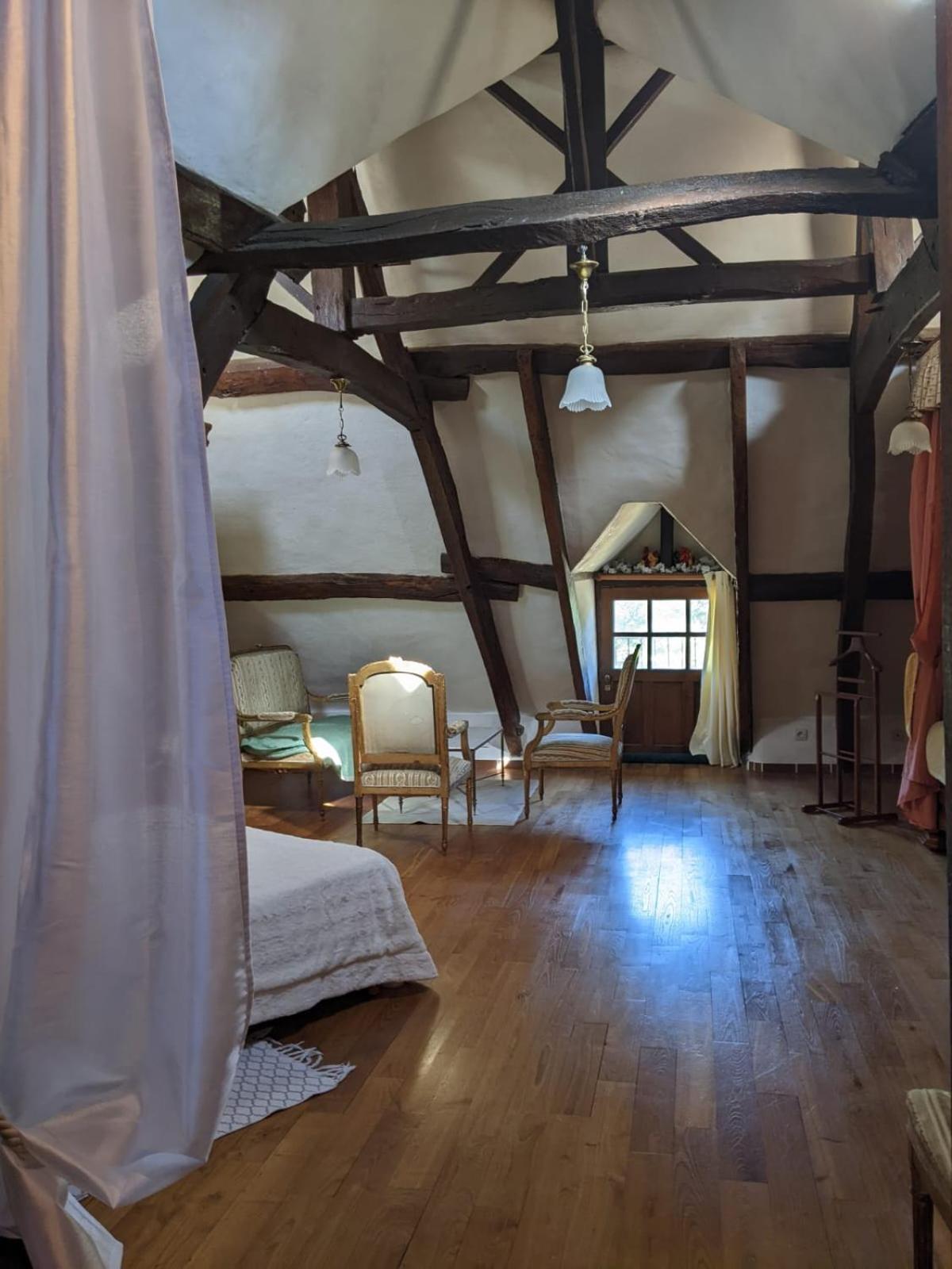 Chambre D'Hotes Saint Jacob Relais De Chasse Du XVIII Siecle Les Fougerets Exterior photo
